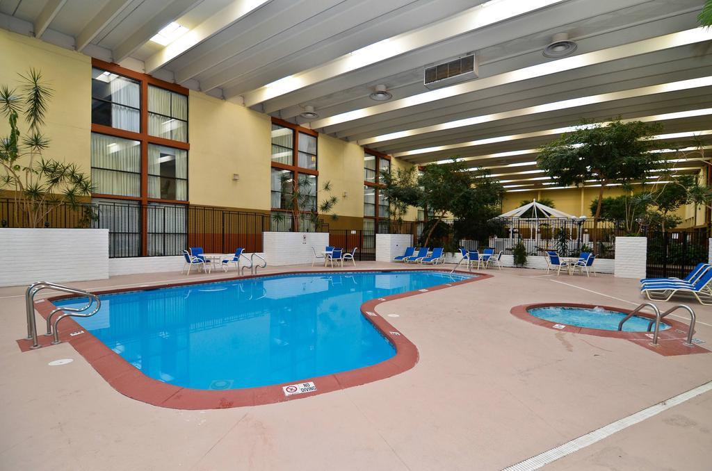 Red Lion Hotel فارمنغتون، كونيتيكت المرافق الصورة