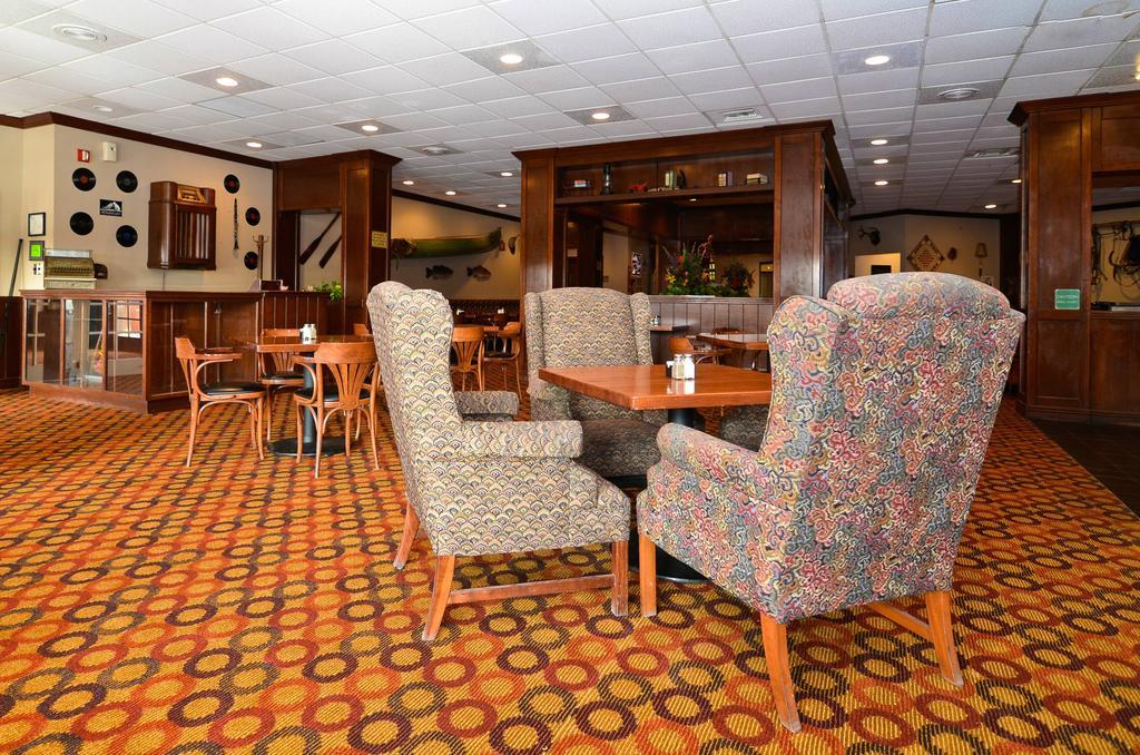 Red Lion Hotel فارمنغتون، كونيتيكت المطعم الصورة